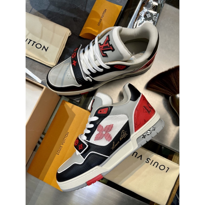 l**is V*t*n sneakers